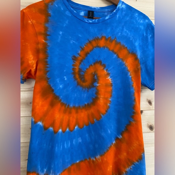 Small Unisex GILDAN Soft Style Blue Orange Spiral Tie-Dye Unique Handmade TShirt - Picture 3 of 8